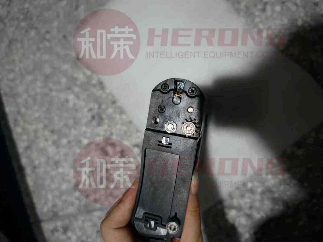 नया उच्च गुणवत्ता वाला एटीएम कैश डिस्पेंसिंग ई-रिंग लॉकिंग फास्टनर 4×9×0.6 ह्योसंग सीडीयू क्लैंप कैरिज में फिट बैठता है